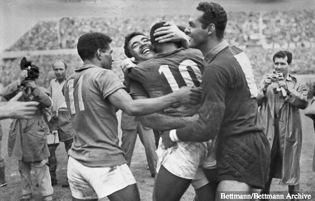 (Eredeti felirat) 6' title='Pele által felállított 7 rekord