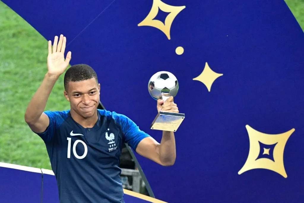 Pogba en Mbappé onder alle 16 winnaars van de World Cup Beste Jonge Speler
