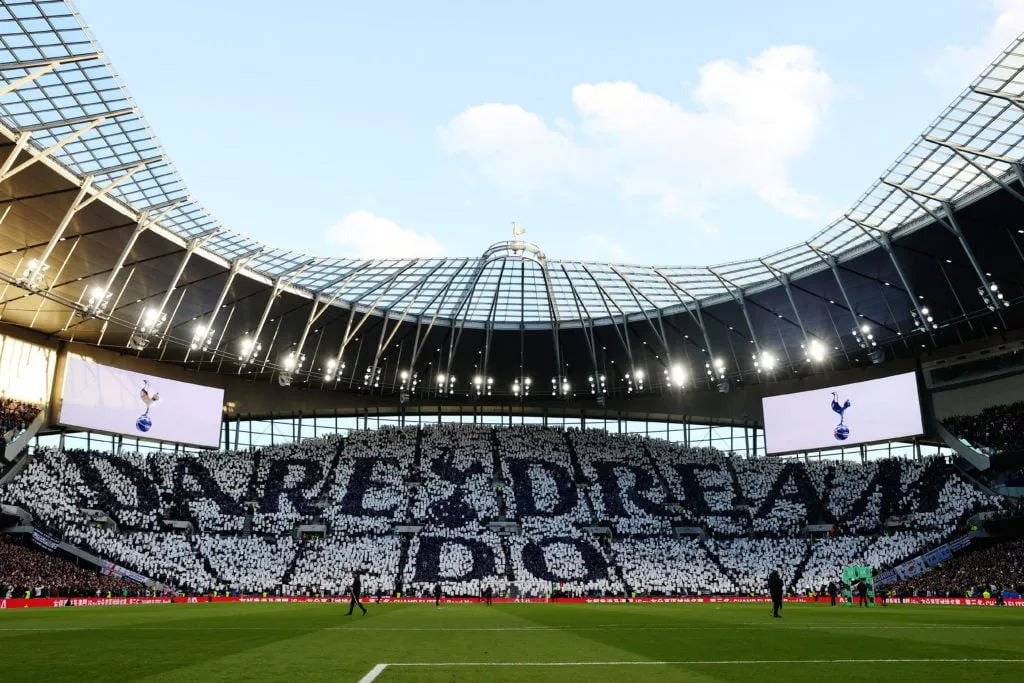 Tottenham maksaa 2,5 miljoonaa puntaa hankkiakseen lahjakkuutta Arsenalille, joka julkaistiin vuosi sitten. Hän on Spursin poika-fani.