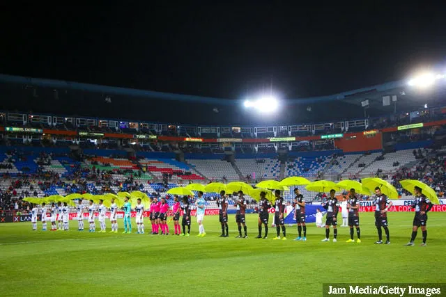 올림픽 경기장에서 경기하는 7개의 축구 클럽