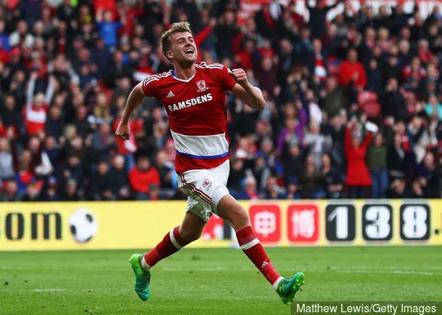 Patrick Bamford från Middlesbrough firar att göra sitt första mål under Premier League-matchen mellan Middlesbrough och Southampton på Riverside Stadium den 13 maj 2017 i...' title='Patrick Bamford är glad över att fly Chelsea för permanent övergång till Middlesbrough