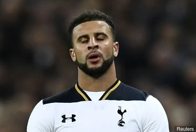 Tottenham' title='A Tottenham Hotspur szurkolói válaszolnak, miután Kyle Walker megtörte a Twitter csendjét