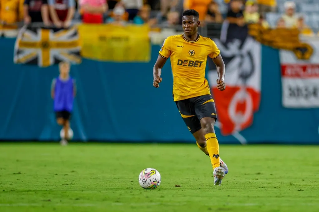 Старлетка 'Ваўкоў' дэбютуе ў Прэм'ер-лізе, бо О'Ніл вітае 'выдатнага' чалавека за 4 мільёны фунтаў