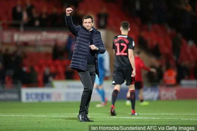 Jack Ross, manager de Sunderland, célèbre le coup de sifflet final lors du match Sky Bet League One entre Doncaster Rovers et Sunderland au Keepmoat Stadium le 23 octobre 2018 à...' title='Le directeur exécutif de Sunderland, Charlie Methven, commente le mercato de janvier