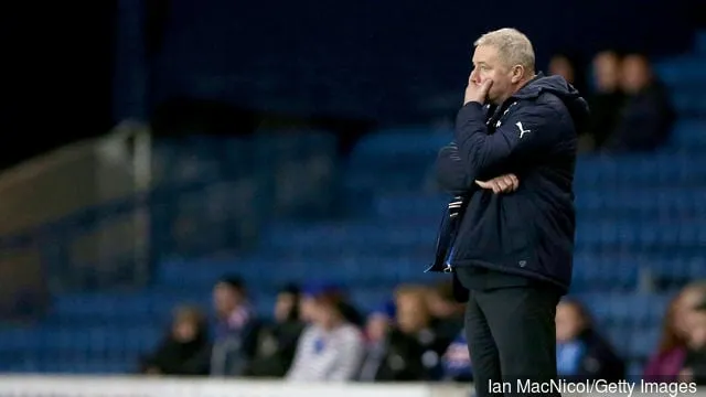 Менеджэр «Рэйнджэрс» Элі Маккойст назірае за чвэрцьфіналам Кубка шатландскай лігі паміж «Рэйнджэрс» і стадыёнам «Сэнт-Джонстонэт Айброкс» 28 кастрычніка 2014 года ў Глазга, Шатландыя.' title='Справаздача паказвае, што ўладальнік Сандэрленда Эліс Шорт ставіцца да Элі Маккойст