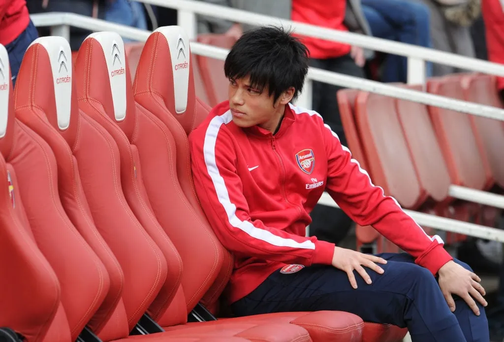 벵거는 2011년 아스널과 계약한 스피드스터 아스널에 큰 기대를 걸었고, 이제 막 리그 챔피언이 되었습니다.