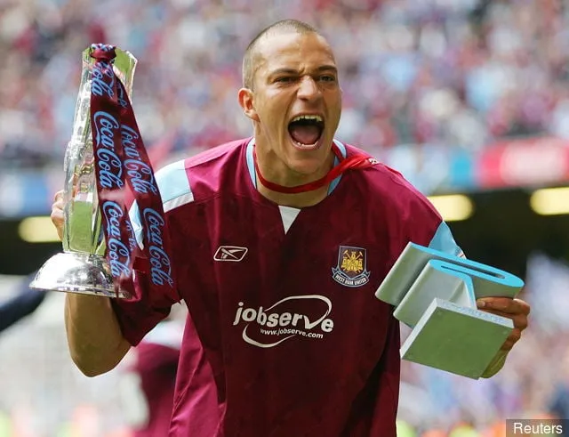 Reuters / Bilde levert av Action Images *** Local Caption *** RBBORH2005053000618.webp' title='Bobby Zamora beviser at han alltid har vært en hammer i hjertet med Twitter-innlegg