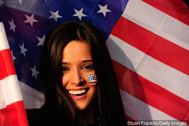 En USA-fan nyder atmosfæren forud for 2010 FIFA World Cup Sydafrikas gruppe C-kamp mellem USA og Algeriet på Loftus Versfeld Stadium den 23. juni 2010 i Tshwane' title='7 Bedste Dark Horses i World Cup-historien