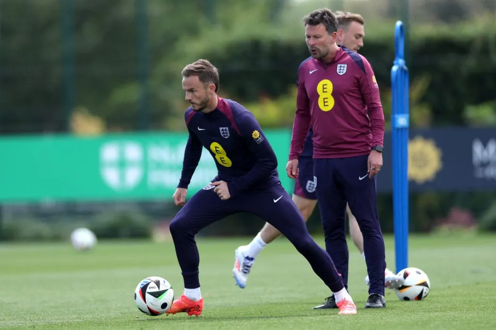 ウェイン・ルーニー、ユーロ2024で軽蔑された後、ジェームズ・マディソンに関する発言でゲイリー・ネビルを非難