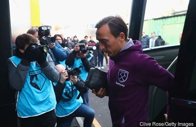 El 'capitán adecuado' Bajo fuego El capitán del West Ham, Mark Noble, elogiado por el entrenador juvenil Jack Collison