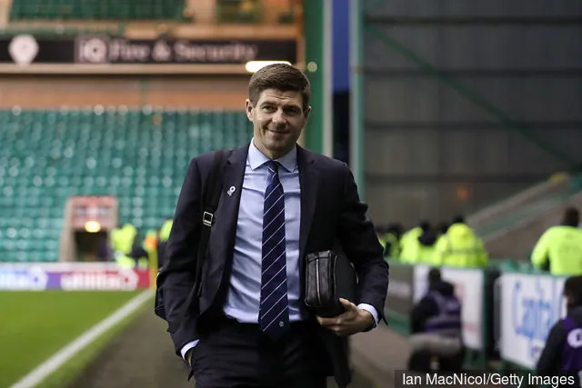 Steven Gerrard, directeur des Rangers, arrive avant le match Ladbrokes Premiership entre Hibernian et les Rangers à Easter Road le 8 mars 2019 à Édimbourg, au Royaume-Uni.' title='Eros Grezda invité à comparer Gerrard au patron de l'Albanie admet une période difficile
