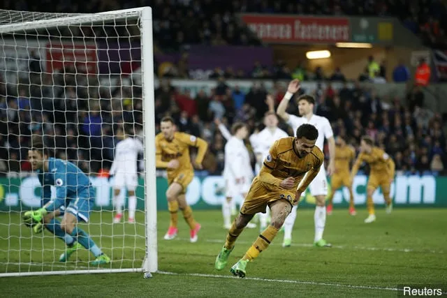 Tottenham' title='Beroemde West Ham-fan James Corden blij met de overwinning van Tottenham