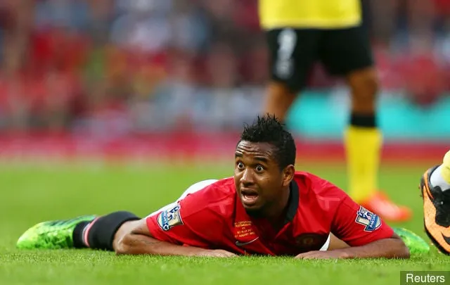 Vous vous souvenez du milieu de terrain de Manchester United Anderson ? Sa carrière a connu un nouveau creux