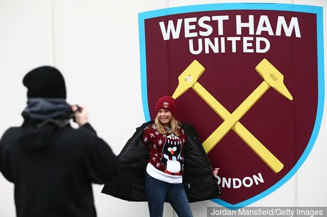 エディー・ジョーンズは、少年時代にハマーだったことを認めた後、有名なウェストハムファンのこの驚くべきリストに加わりました