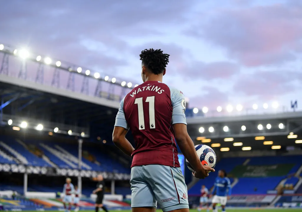 'Così brav'uomo': Ezri Konsa afferma che il 25enne dell'Aston Villa ha un movimento 'pazzo'