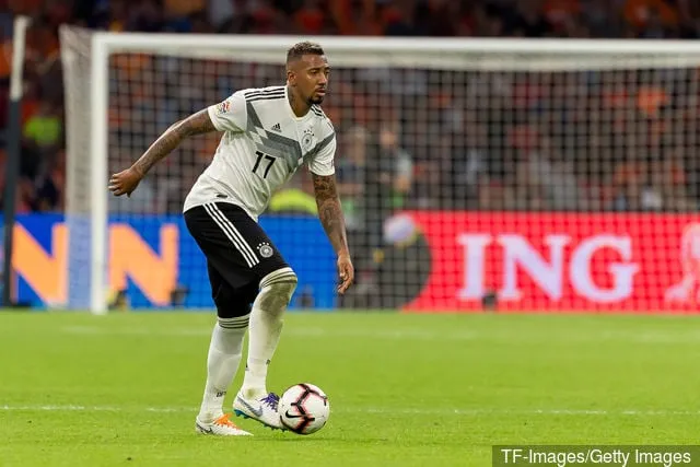 Saksalainen Jerome Boateng hallitsee palloa UEFA Nations Leaguen A-lohkon ykkösottelussa Alankomaiden ja Saksan välillä Johan Cruyff Arenalla 13.10.2018 Amsterdamissa...' title='Video: Pep Guardiola muutti 7 pelaajaa