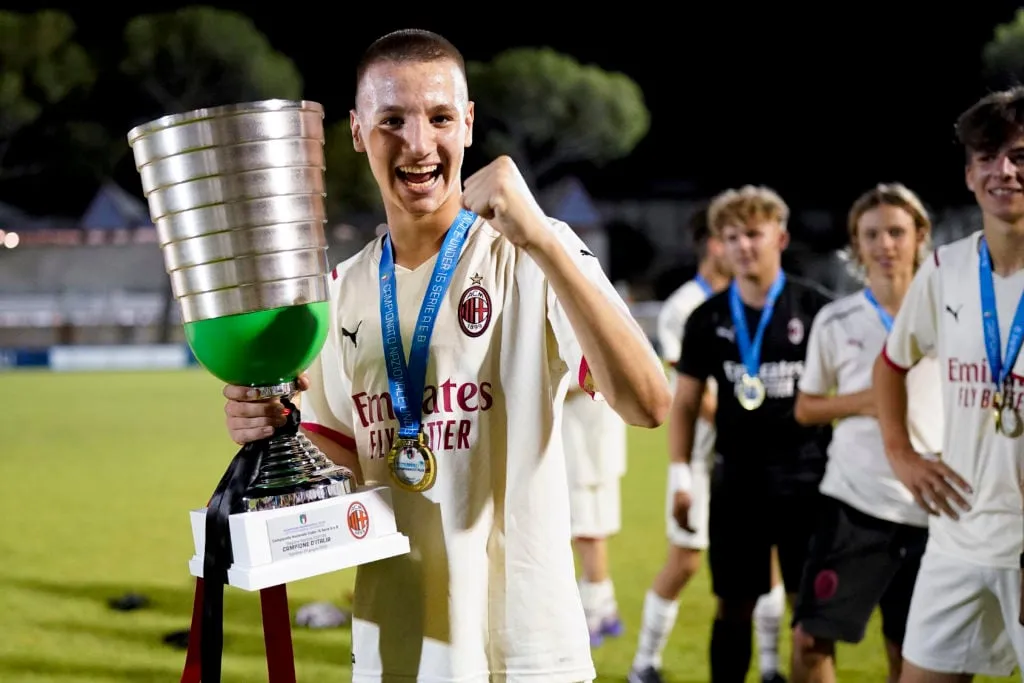 AC Milan – ACF Fiorentina – Serie A-B U15-finaali' title='Kuka on Francesco Camarda? AC Milanin ihmelapsi profiloitui tehtyään 483 maalia vain 87 pelissä