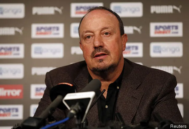 Rafael Benitez, manager del Newcastle United, durante la conferenza stampa' title='Il nuovo arrivato del Newcastle United Dwight Gayle spiega come l'affronto dell'Arsenal lo ha aiutato