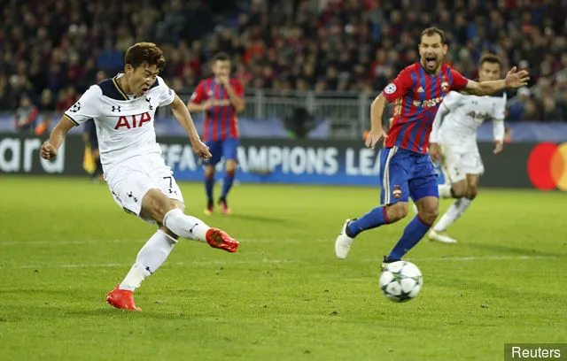 Tottenham' title='Michael Owen unterstützt Son Heung-min beim Tor für Tottenham