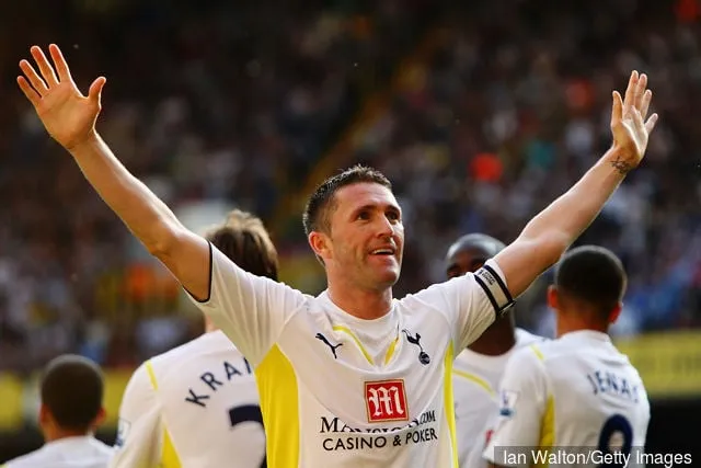 Robbie Keane fra Tottenham Hotspur fejrer sit tredje mål under Barclays Premier League-kampen mellem Tottenham Hotspur og Burnley på White Hart Lane den 26. september 2009...' title='På denne dag: Robbie Keane får Tottenham-debut