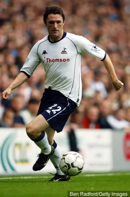 Robbie Keane fra Tottenham Hotspur i aktion under FA Barclaycard Premiership-kampen mellem Tottenham Hotspur og West Ham United spillede på White Hart Lane i London England den...' title='På denne dag: Robbie Keane får Tottenham-debut