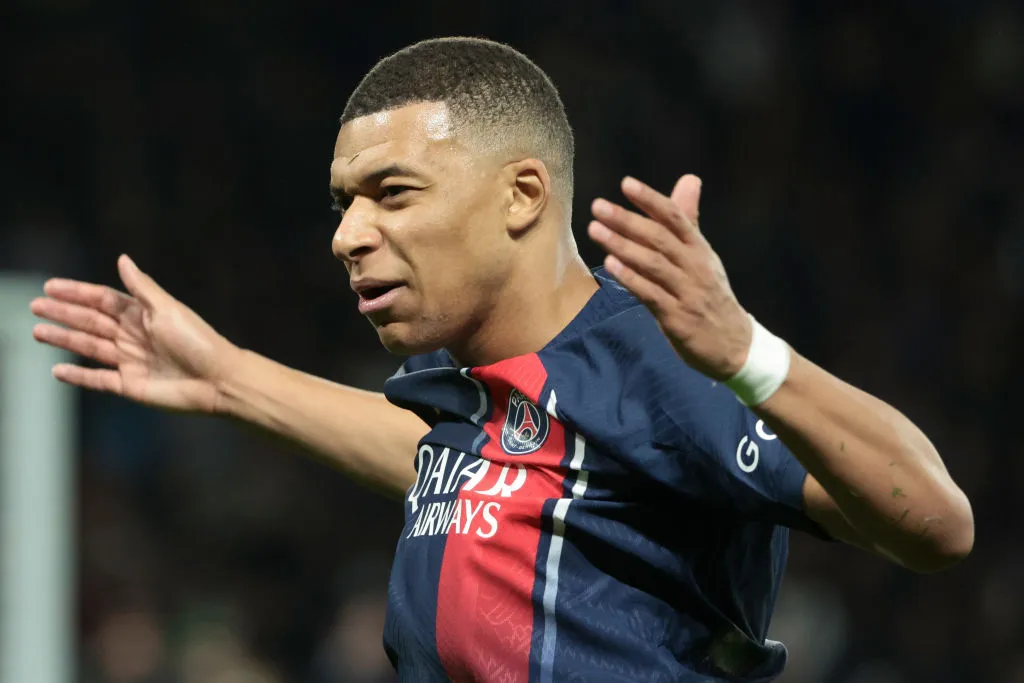 'Iskold afslutning'... Darren Bent fortæller Arsenal, at han skal hente den 25-årige angriber med 'blært tempo'