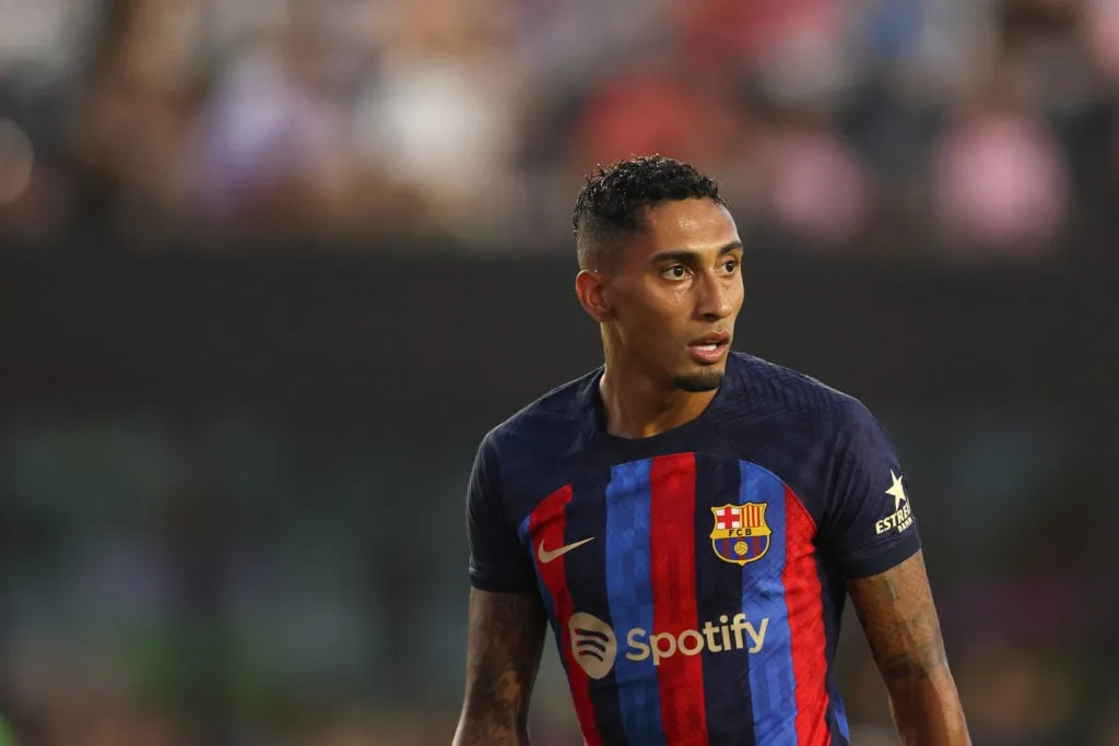 Video: Raphinha diventa l'eroe del Barcellona dopo il gol folle contro il Real Madrid