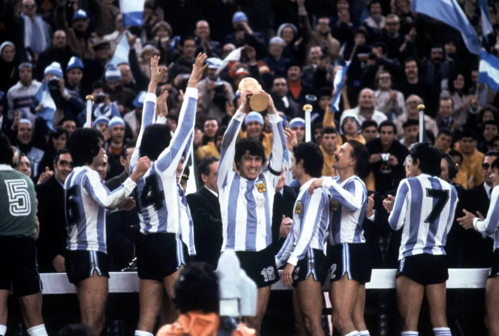 Argentína–Hollandia vb-döntőt játszottak az argentin Estadio River Plate futballstadionban június 25-én 19.' title='Mi Argentína világbajnoki döntőjének rekordja? Messi és Maradona varázslata