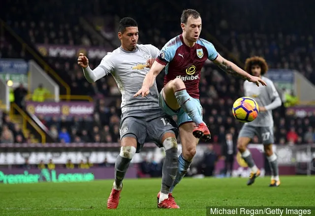 Ньюкасл павінен супернічаць з Чэлсі і падпісаць Эшлі Барнс