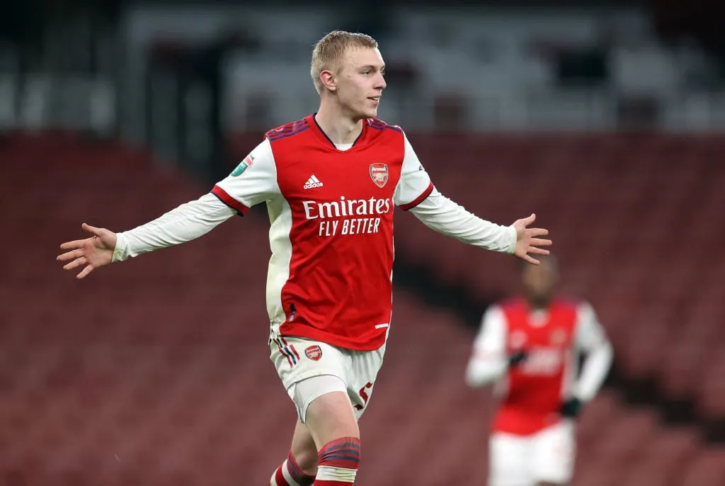 Mertesacker tegner en gratis teenager til Arsenal, da han følger samme vej som Biereth' title='Mertesacker tegner en gratis teenager til Arsenal, da han følger samme vej som Biereth