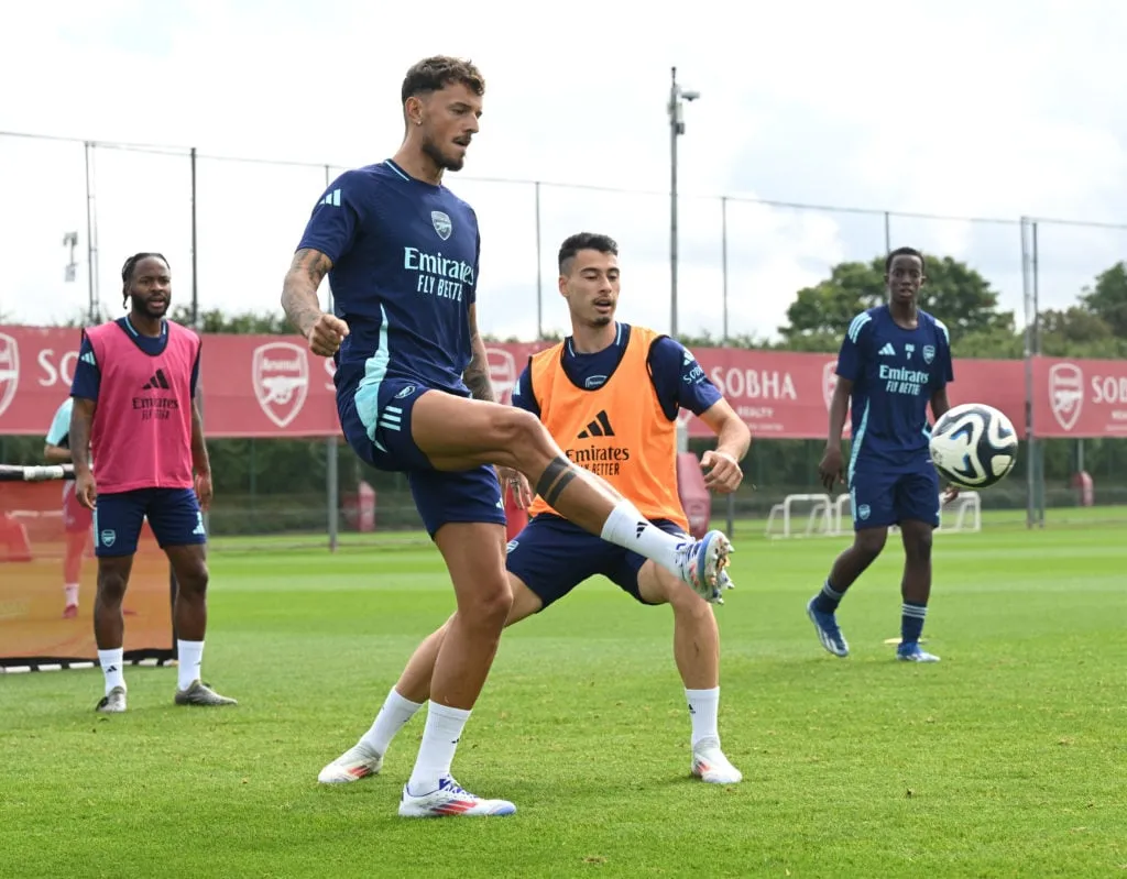 Carl Jenkinson is verbijsterd door de situatie rond Ben White van Arsenal