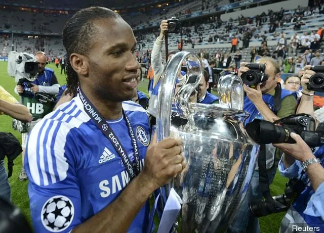 Didier Drogba, nachdem Chelsea die Champions League gewonnen hatte' title='Chelseas beste und schlechteste Transfers der Premier League-Ära
