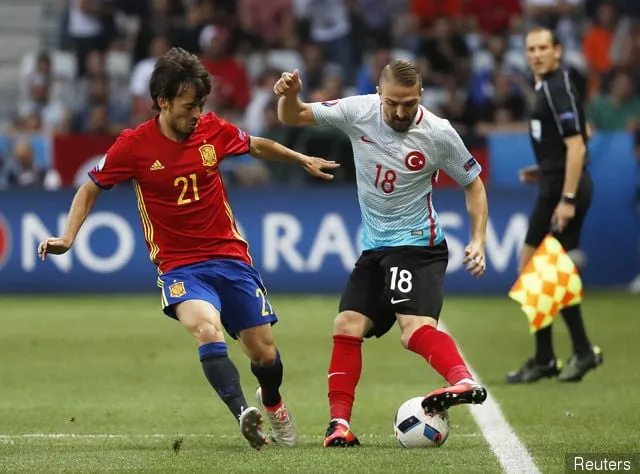 David Silva reageert op Twitter op de comfortabele overwinning van Spanje op Turkije