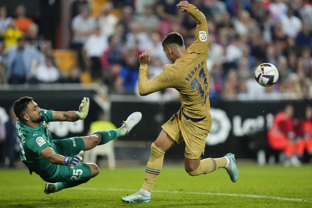 ФК Валенсія - ФК Барселона - ЛаЛіга Сантандэр' title='«Тотэнхэм» нацэлены на «адзін з лепшых у Ла Лізе», ён падобны на зорку «Рэала».