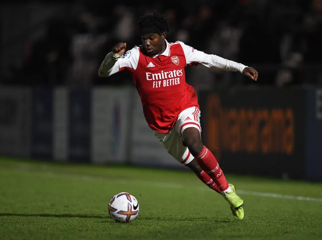 Arsenal neemt tienertrio op in Europa League-selectie, inclusief 19-jarige vergeleken met Bergkamp