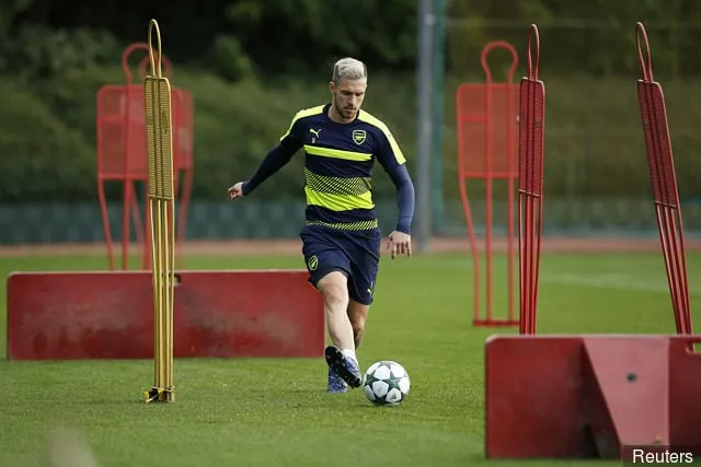 Arsenal' title=''Uerstattelig' Aaron Ramseys retur i Wales betyr en nervøs uke for Arsenal