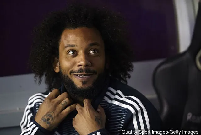Marcelo van Real Madrid kijkt toe voorafgaand aan de La Liga-wedstrijd tussen Real Valladolid CF en Real Madrid CF in Jose Zorrilla op 10 maart 2019 in Valladolid, Spanje.' title='7 beste linksbacks in het wereldvoetbal