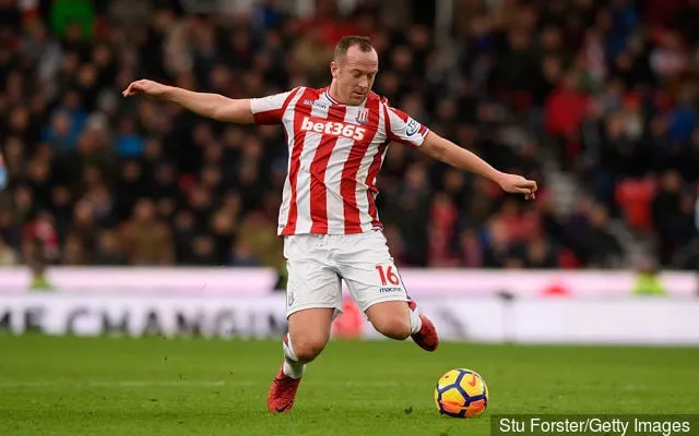 Stoke player Charlie Adam in azione durante la partita della Premier League tra Stoke City e Newcastle United allo stadio Bet365 il 1° gennaio 2018 a Stoke on Trent in Inghilterra.' title='Charlie Adam suggerisce di voler tornare ai Rangers a gennaio