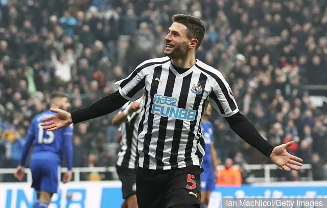 Die Verletzung von Florian Lejeune bedeutet, dass Newcastle Fabian Schar um jeden Preis behalten muss