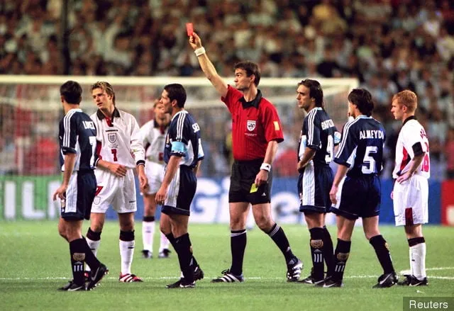 England' title='På denna dag 1998: England möter hjärtesorg i händelserik Argentina-krock