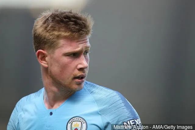 2019年4月20日、イギリス・マンチェスターのエティハド・スタジアムで行われたプレミアリーグのマンチェスター・シティ対トッテナム・ホットスパー戦でのマンチェスター・シティのケビン・デ・ブライネ。' title='世界サッカー界のベストセントラル/攻撃的ミッドフィールダー7人