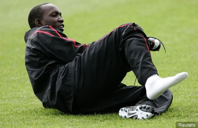 Dwight Yorke delar med sig av vad han skickar till Steve Bruce efter att han blivit Aston Villa-chef