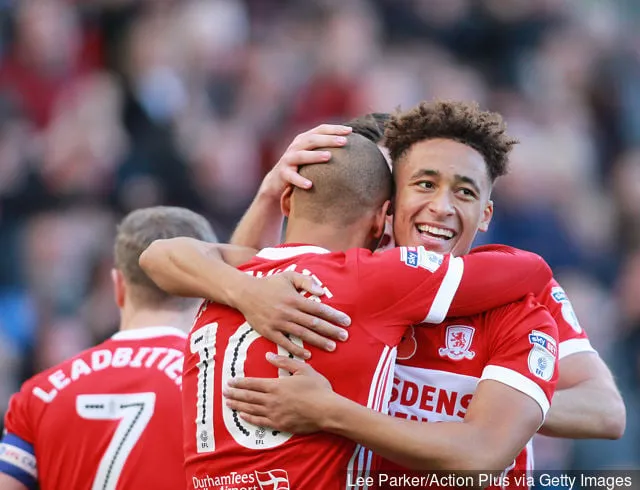 2017. november 5. Riverside Stadium Middlesbrough England; EFL Championship labdarúgó Middlesbrough kontra Sunderland; Marcus Tavernier, Middlesbrough csapattársa, Martin megöleli...' title='A Rangersnek Marcus Tavernierre kellett volna néznie?