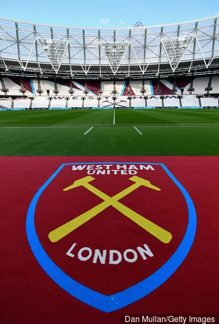 2017년 9월 19일 영국 런던의 런던 스타디움에서 열린 웨스트 햄 유나이티드와 볼턴 원더러스 간의 카라바오컵 3라운드 경기 전 경기장 내부의 일반적인 모습.' title='놀라운 항공 그래픽으로 웨스트햄 런던 스타디움의 진실이 드러났습니다.