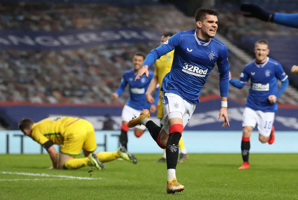 « Meilleur d'Europe » : la légende de Barcelone Gheorghe Hagi fait une déclaration audacieuse aux Rangers alors qu'il défend son fils Ianis