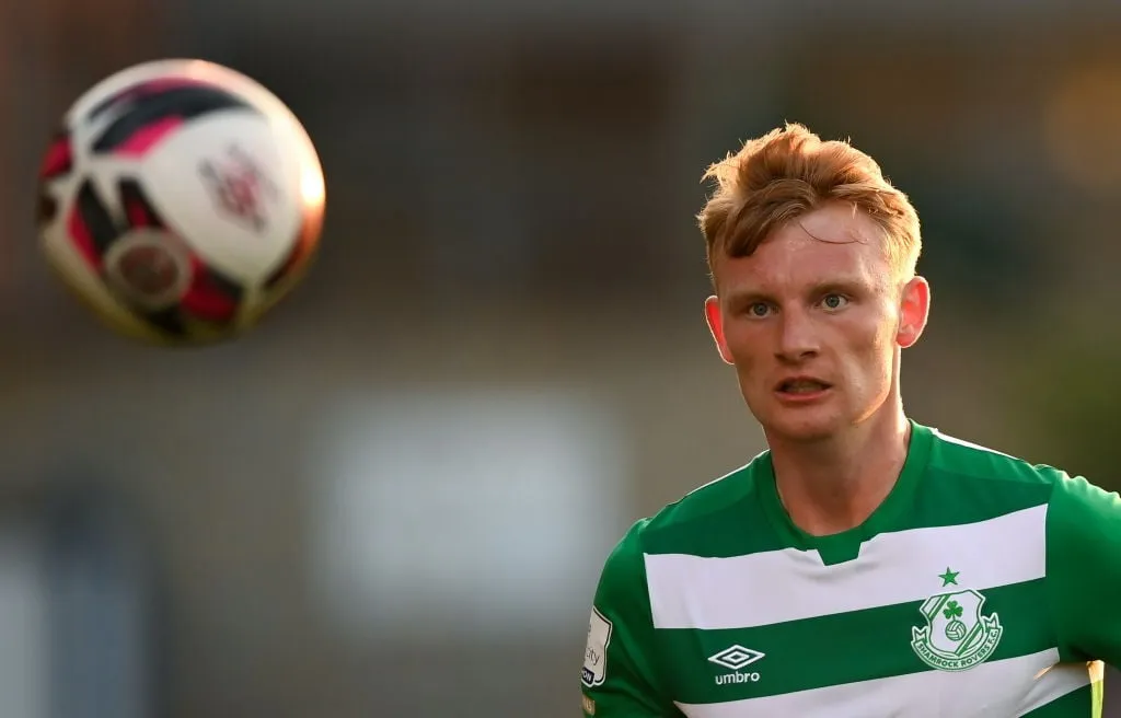 Shamrock Rovers-fans reagerar på att Celtic flyttar för Liam Scales