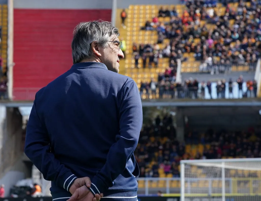 コーベランの後任になる可能性があるとの報道を受け、監督はウェストブロムとの関係について沈黙を破る