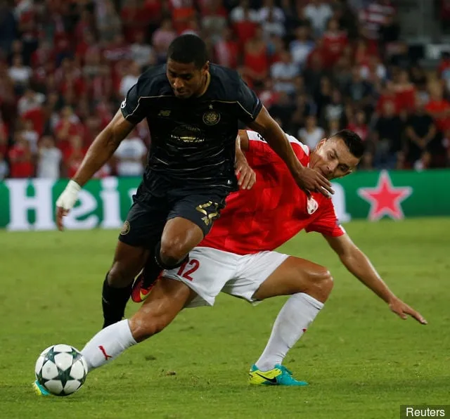 Fotball - Hapoel Be' title='Celtic-fans reagerer på Twitter etter Saidy Jankos fryktelige natt i Israel; Rodgers kritiserte også for ikke å ta ham av