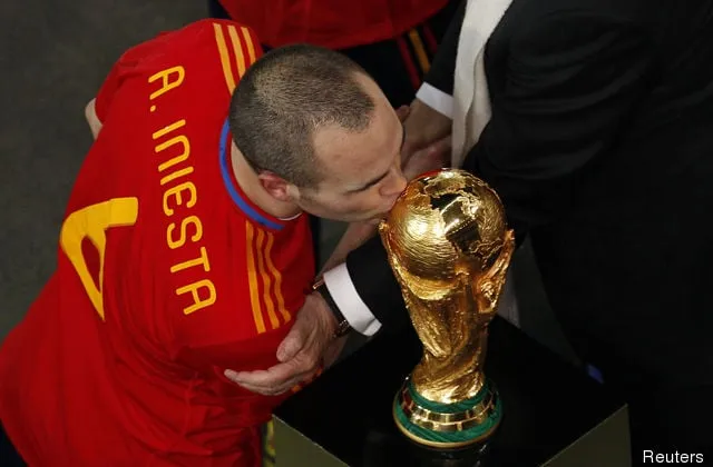 Espanja' title='Dirk Kuyt kutsuu Liverpoolin legendaa parhaaksi pelaajaksi, jonka kanssa hän on pelannut