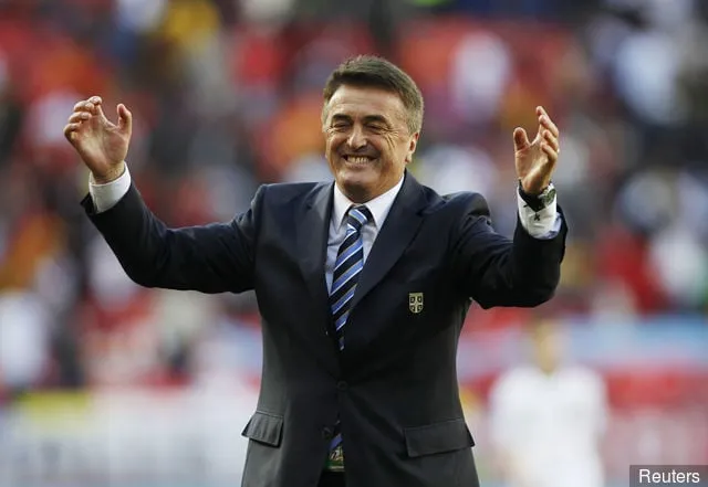 Serbian valmentaja Radomir Antic' title='Johtajat, jotka ovat ottaneet haltuunsa kovia kilpailijoita